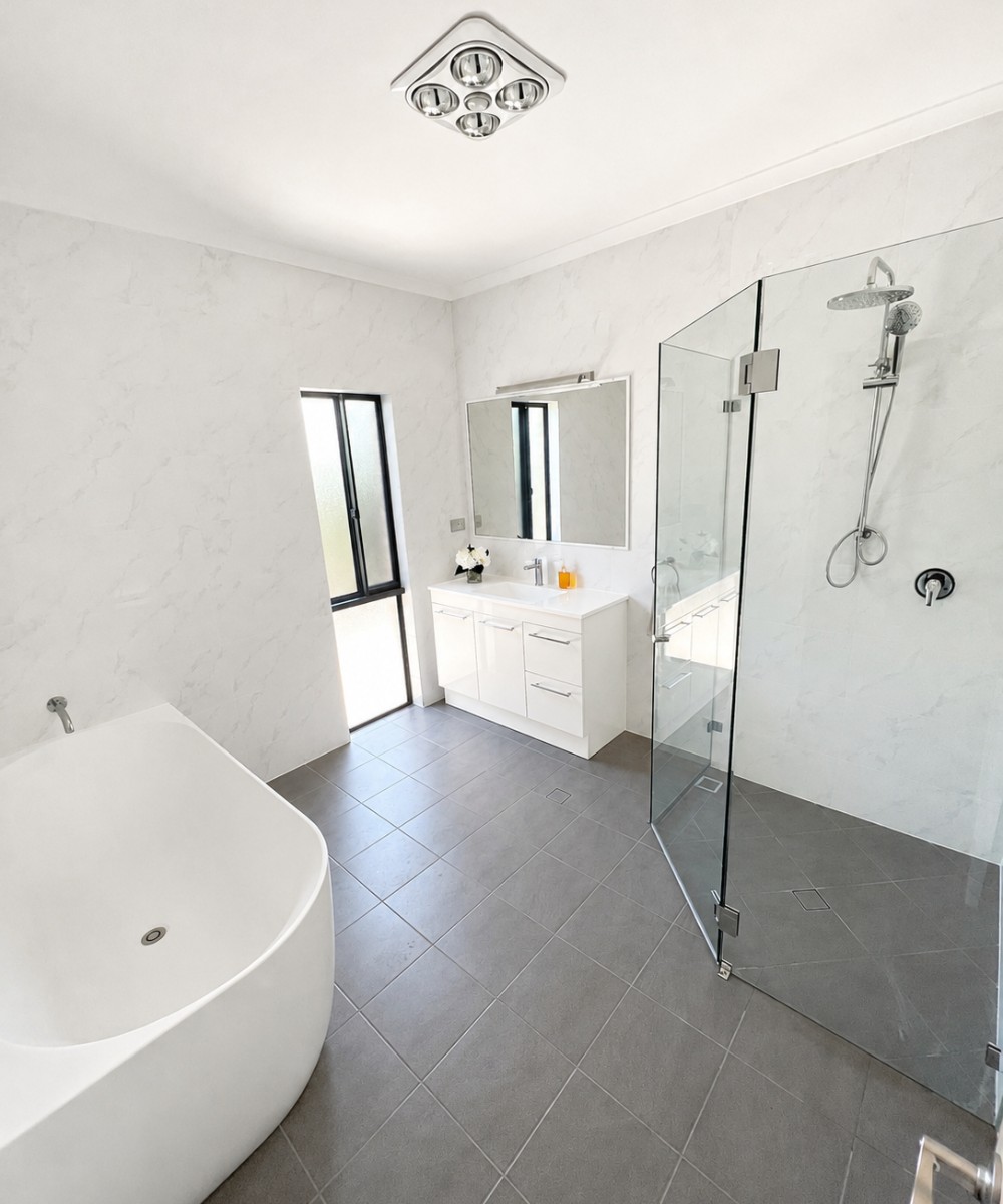 9-largs-bathroom